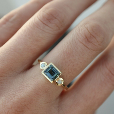 Faelyn - Vintage Blue Crystal Ring