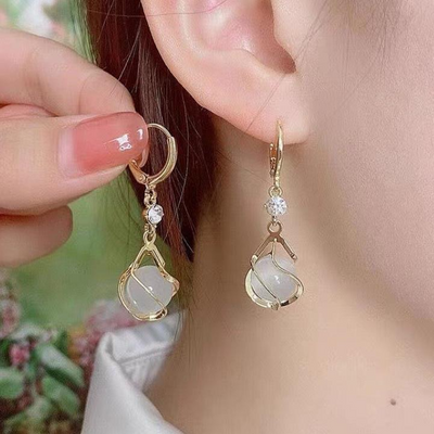 Blythe – Vintage White Opal Dangling Golden Earrings