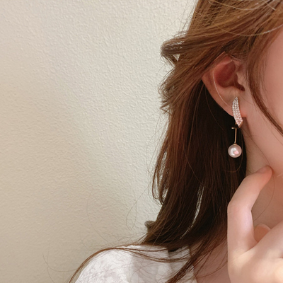 Esther - Pearl Earrings in Gold