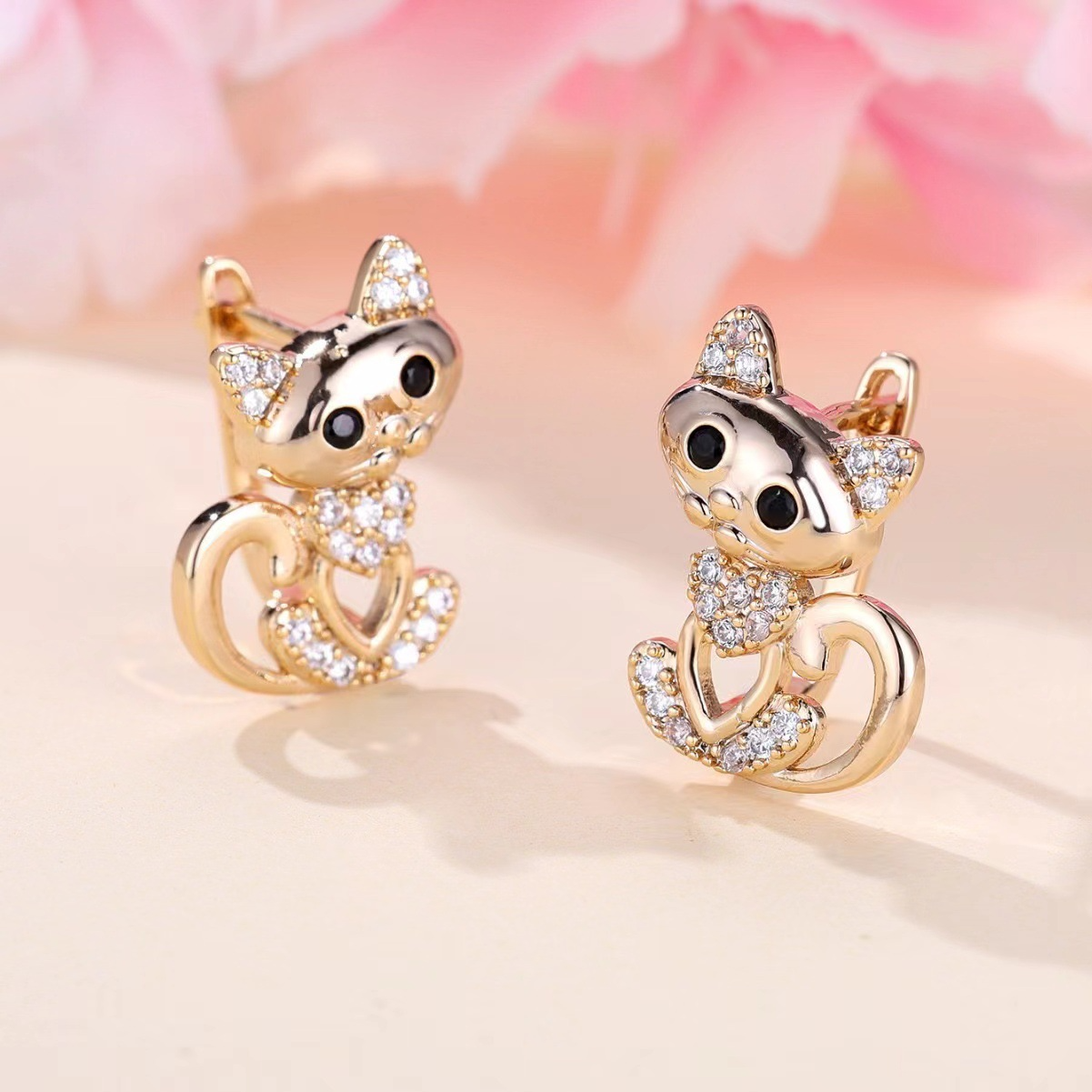 Yasmin – Elegant Zirconia Kitty Earrings