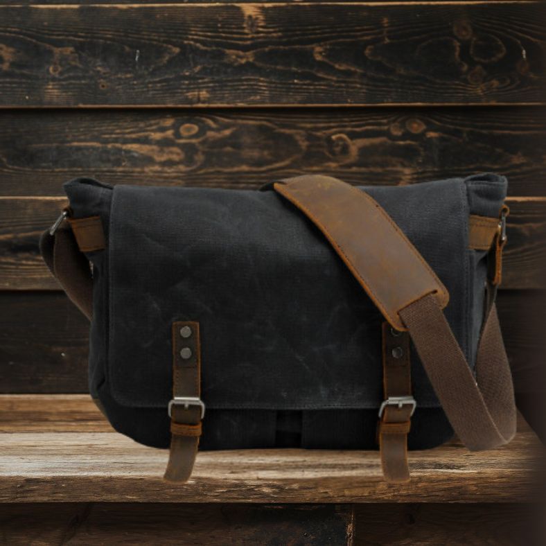 Alton - Canvas Messenger Bag