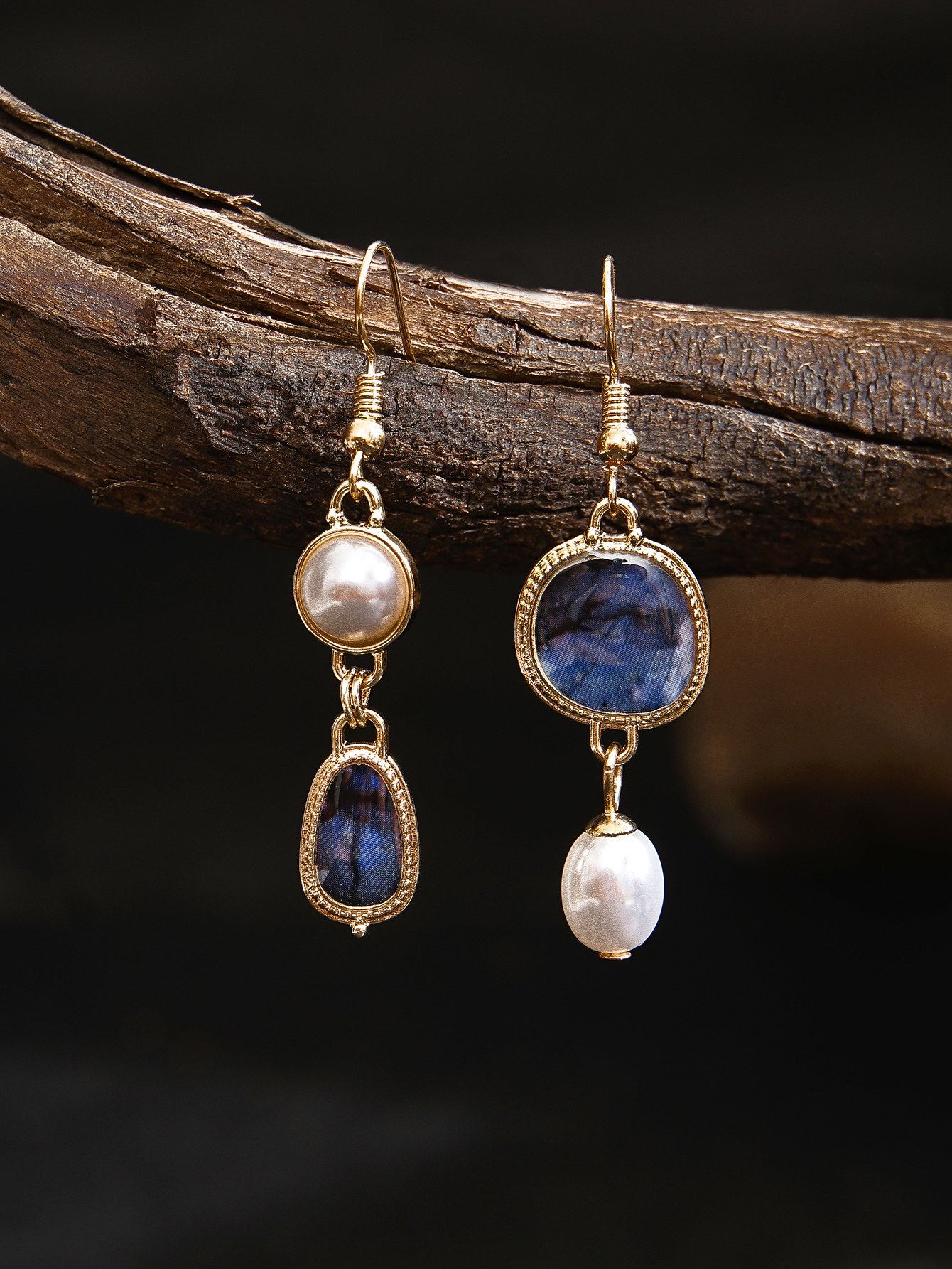 Carissa – Vintage Blue Stone Pearl Earrings