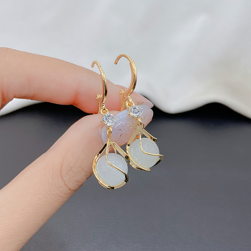 Blythe – Vintage White Opal Dangling Golden Earrings