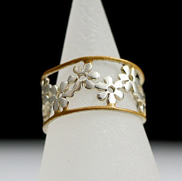 Indie – Irregular Hollow Daisy Ring