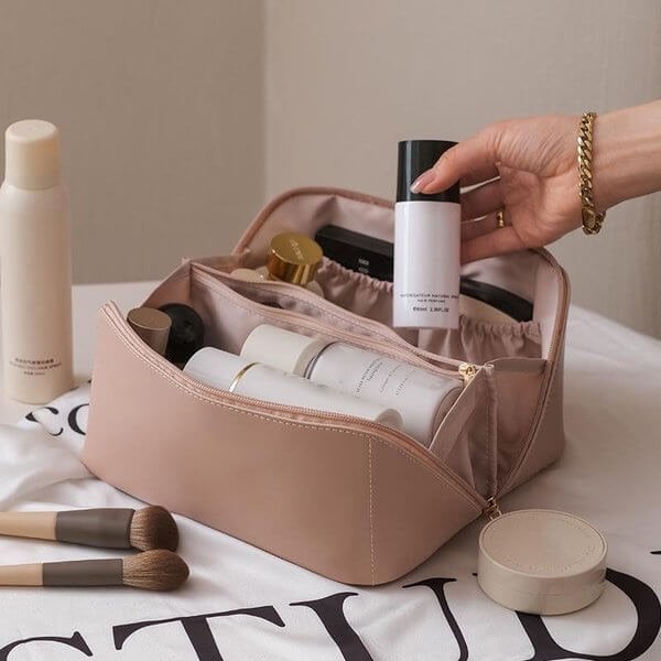 Ottje - Generously Sized Makeup Bag