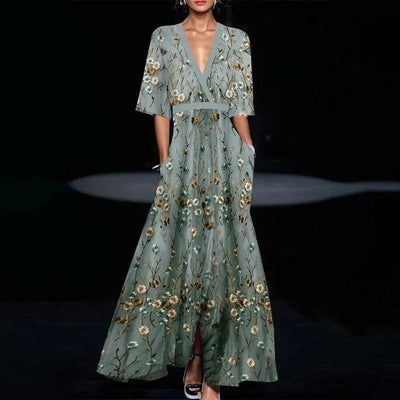 Jamie - Chic Maxi Dress with Floral Design