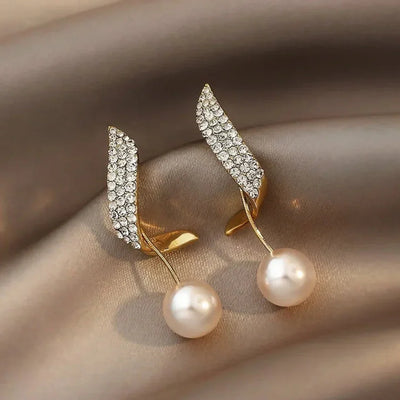 Esther - Pearl Earrings in Gold